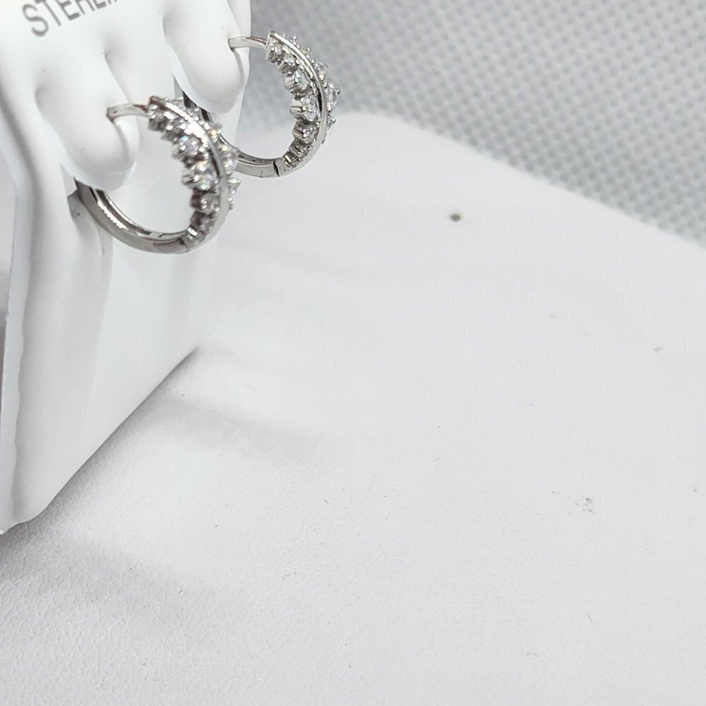 Brand New  Sterling Silver 925 Cubic zirconia stones Earrings